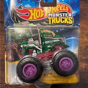 Hot Wheels Monster Trucks Dual Engine Destroyer 1/64 Truck New in Package